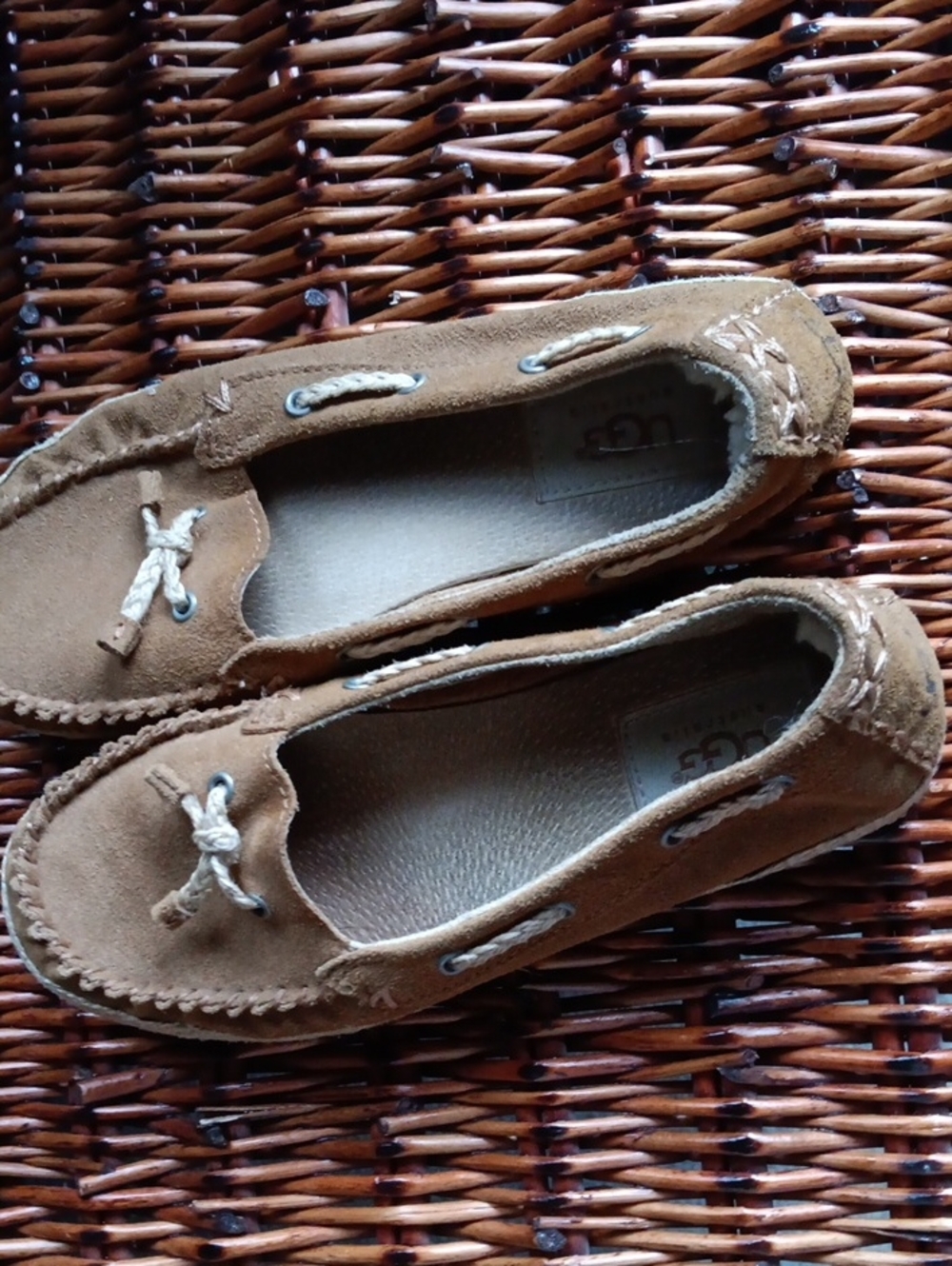 UGG Womens Tan Suede Moccasin Flats with Contrast Laces